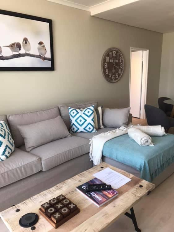 1105 Portico Apartment Bloubergstrand
