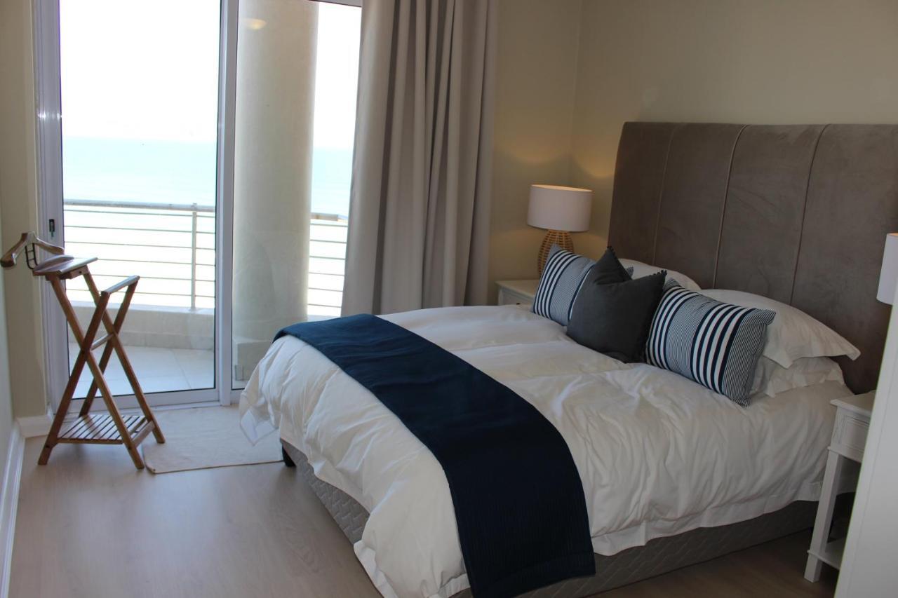 1105 Portico Apartment Bloubergstrand